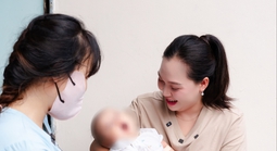 Từ Mỹ trở về, người mẹ Việt góp phần mang lại nụ cười cho 50 trẻ em dị tật