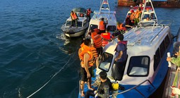 Tàu du lịch bị đắm trên vịnh Hạ Long do gặp phải siêu dông vùng nhiệt đới
