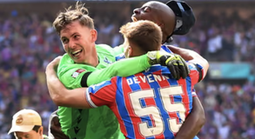 Palace mất vui vì phán quyết đẩy khỏi Europa League, đối mặt việc mất trụ cột