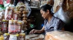 Hộ kinh doanh chờ gỡ vướng chính sách thuế