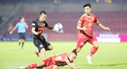 "Tân binh" thăng hoa ngày ra mắt V-League
