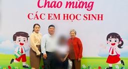 Bé gái có hoàn cảnh đặc biệt, kịp vào lớp 1 nhờ phường Tân Định, TP HCM