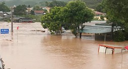 Nước lũ tràn vào nhiều nhà dân ở Bắc Ninh