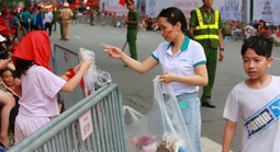 "Khối thu gom rác" - "Đội hình" bất ngờ dịp Đại lễ A80