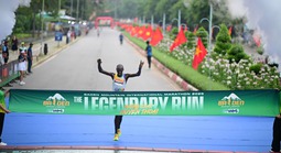 Ngày rộn ràng ở núi Bà Đen