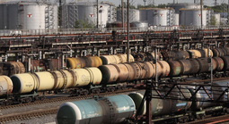 OPEC+ nỗ lực giành lại thị trường dầu