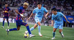 Rashford ghi bàn ra mắt, Barcelona thắng đậm 5-0 Daegu FC