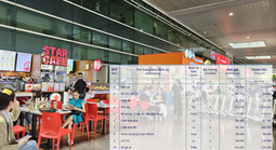 Ấm ức khi phải ăn uống tại sân bay