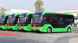 "Cú chuyển làn" mạnh mẽ