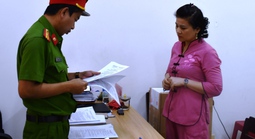 Bé trai bị bảo mẫu ném xuống nền nhà ở Quảng Ngãi đã không qua khỏi 