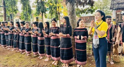 Giữ gìn bản sắc văn hóa dân tộc