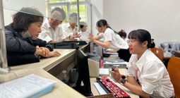 Một bộ cử 10 đoàn công tác do thứ trưởng dẫn đầu về hỗ trợ địa phương