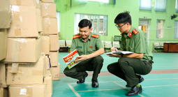 Phá đường dây sản xuất, buôn bán 185.000 cuốn sách giáo khoa giả, bắt một giám đốc