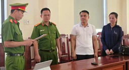 Bắt giam hiệu trưởng nâng khống điểm cho 1 học sinh thành thủ khoa