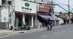 TP HCM: Truy tìm 2 người đàn ông dùng cây sắt đánh nhau giữa đường
