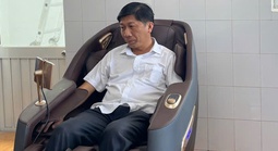 "Sướng như khách VIP" vì được ngồi ghế massage khi làm thủ tục hành chính