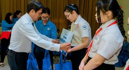 Vun đắp ước mơ, tiếp sức con công nhân - lao động