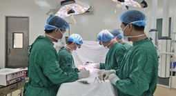 Ca cấp cứu hy hữu ở TP HCM: Khối u buồng trứng vỡ, ổ bụng đầy tóc và răng