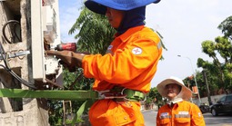 Căng thẳng cấp điện trong cao điểm nắng nóng
