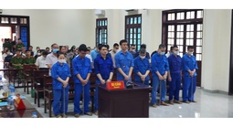 Trả hồ sơ để điều tra bổ sung vụ 14 cựu cán bộ hải quan tiếp tay cho buôn lậu
