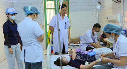 Hàng chục công nhân Công ty Toyoda Gosei nhập viện nghi ngộ độc thực phẩm