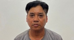 Mâu thuẫn cá nhân, người đàn ông phóng hỏa đốt máy xúc trả thù