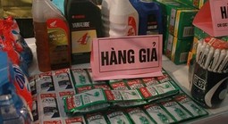 Mua phải hàng giả, hàng nhái trên online, người tiêu dùng có thể làm gì để lấy lại tiền?