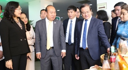 Đặt mục tiêu 20 tỉ USD kim ngạch thương mại song phương Việt Nam - Campuchia