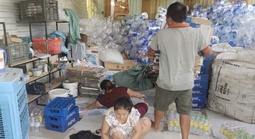 Cơ sở làm giấm giả bằng... axit công nghiệp và nước giếng