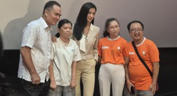 NSƯT Trọng Hải, Kim Tuyến giao lưu tại buổi chiếu "Mưa đỏ"