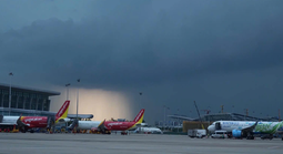 Nguyên nhân hàng chục chuyến bay đến Nội Bài bay vòng chờ, hạ cánh sân bay khác