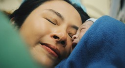 Hoa hậu Ngọc Hân đón con trai đầu lòng ở tuổi 36