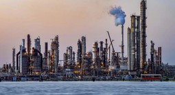 Quyền lực "vàng đen"