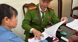 Định "chặt chém" khách Tây chiếc nón lá giá 850.000 đồng, người phụ nữ bị phạt 225.000 đồng