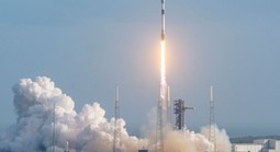 Đường đua vệ tinh internet ngày càng nóng