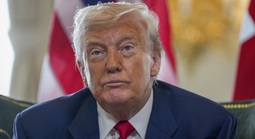 Tổng thống Mỹ Donald Trump tung đòn mạnh vào Iran