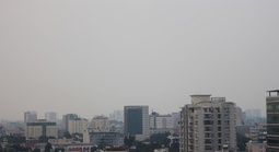 Bầu trời TPHCM mờ đục, cảm giác bí bách, khó thở vì bụi mịn