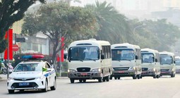 Diễn tập phương án dẫn đoàn, xếp xe phục vụ Đại hội Đảng