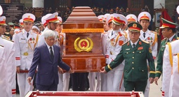 Tiễn đưa Đại tướng, Anh hùng LLVT nhân dân Lê Văn Dũng về quê nhà