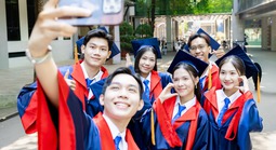 Một trường đại học có hơn 800 bài báo khoa học trong năm 2025