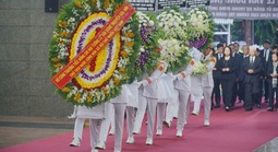 Lãnh đạo, nguyên lãnh đạo Đảng và Nhà nước viếng Đại tướng, Anh hùng LLVT nhân dân Lê Văn Dũng