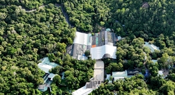 Ông Vương Tấn Việt, trụ trì chùa Phật Quang kiện đòi hơn 71.000 m2 đất