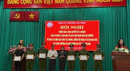 Nghi ngờ khách đưa mình giao ma tuý, tài xế giao hàng chở thẳng đến công an