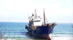 Đơn vị ở Trung Quốc nhận là chủ tàu "ma" mắc cạn tại Quảng Ngãi