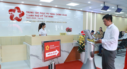 Lấy con người làm trung tâm