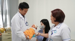 Hiến máu "nóng", nhân viên y tế cứu sản phụ bị băng huyết nguy kịch