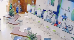 CLIP: Vừa xảy ra vụ cướp ngân hàng táo tợn tại Gia Lai