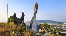 Chủ đầu tư nói về số tiền 17 tỉ đồng gia cố Hòn Vọng Phu