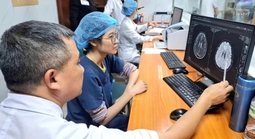 Hút thuốc lá điện tử: Phạt 5 triệu đồng, chủ quán cũng vạ lây