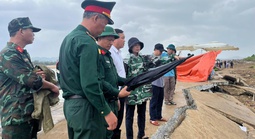 Điều tra vụ sập bờ kè khiến 4 người tử vong